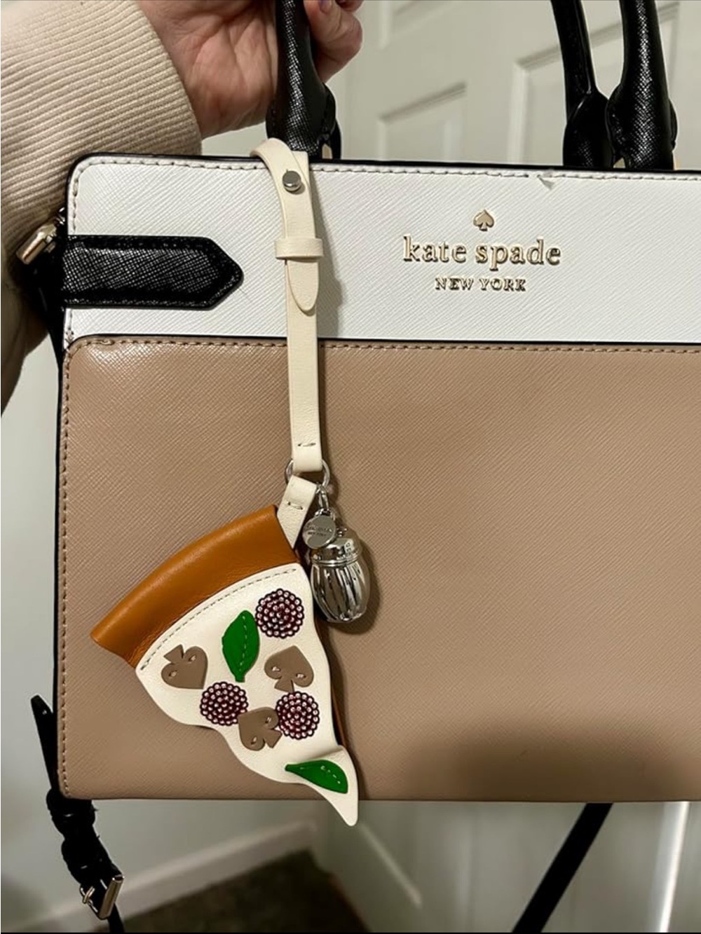 New Kate Spade NYC Pizza Slice Bag Charm with Red and Green Accents - Picture 7 of 8